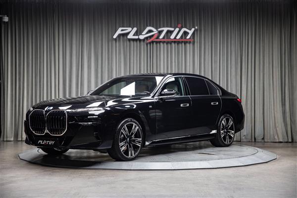 BMW i7
